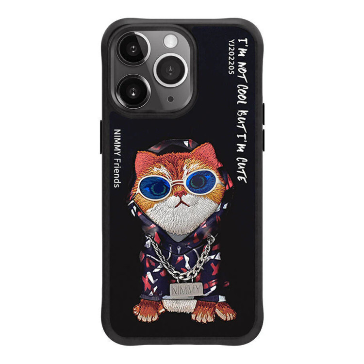 قاب نیمی اورجینال طرح گربه با گردنبند رنگ زمینه مشکی برای آیفون 15 پرومکس