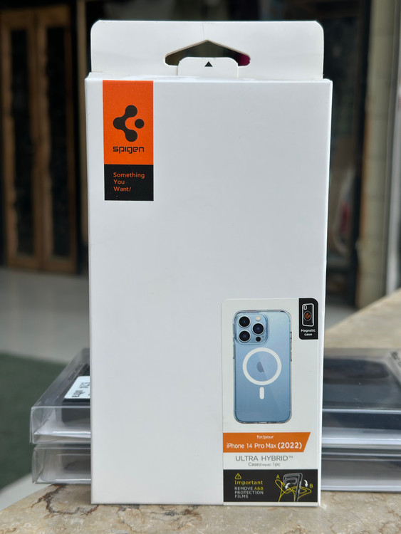 قاب شفاف با مگسیف سفید برای آیفون